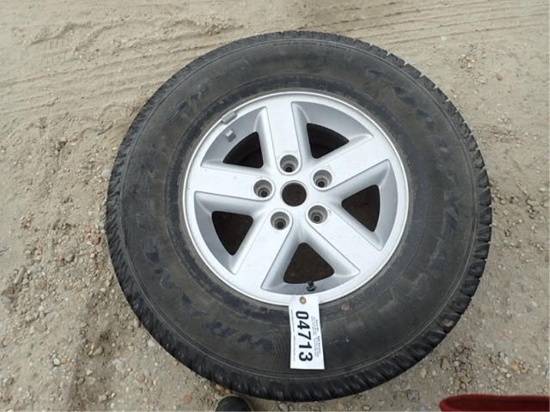 (1) 245/75-16 Tire and Rim