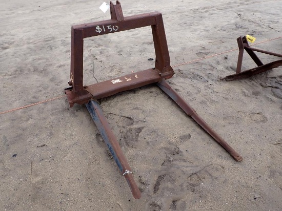 New Holland Round Bale Fork 3 pt Hitch