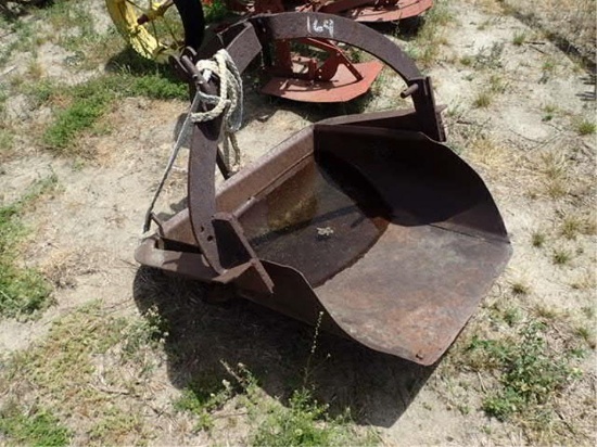 Dirt Scoop with 3 Point Hitch