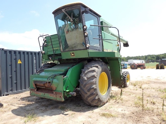 John Deere 6620 Turbo Combine
