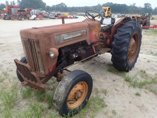 International B414 Diesel Tractor