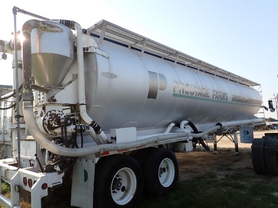 2005 Ledwell Feed Trailer w/ vacuum