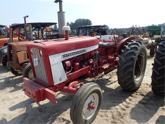International 504 Tractor