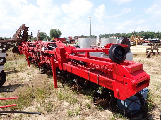 2008 White 8808 Vacuum Planter 36"