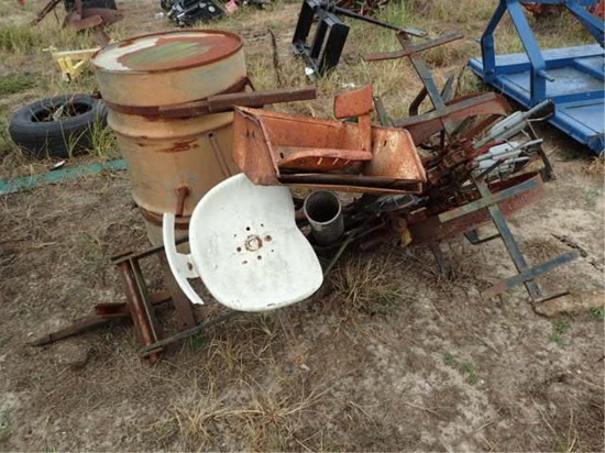 1 Row Fast Hitch Setter w/ Seat/Trays/Water Drum