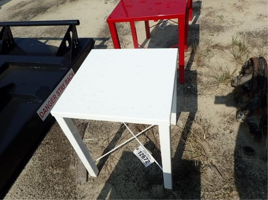 18" x 18" White Metal table