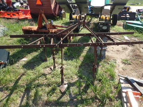 1 Row Cultivator w/ 3 Point Hitch