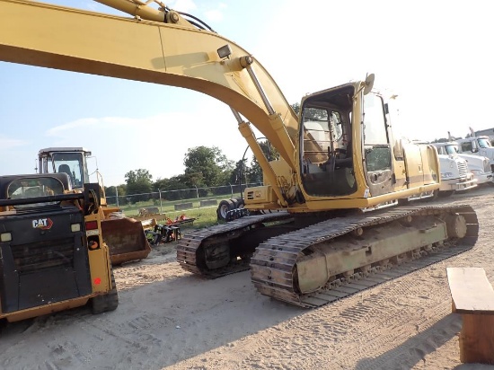 John Deere 200LC Excavator w/ Bucket and Thumb