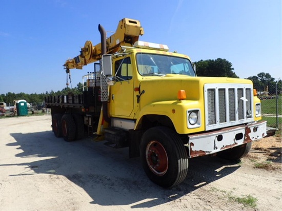1995 International 2574 Crane Truck 6x4