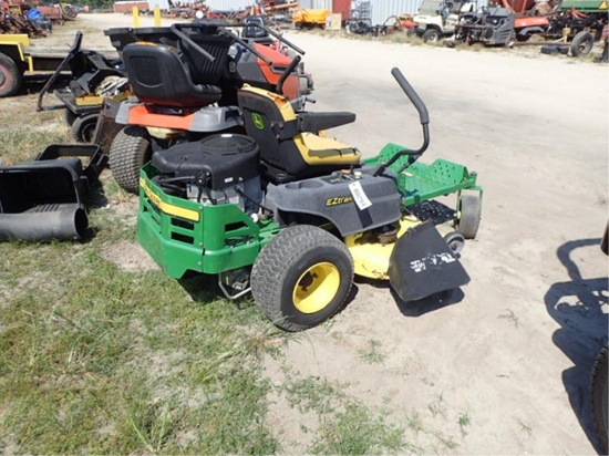 John Deere EZ Trac Z255 Zero Turn Mower