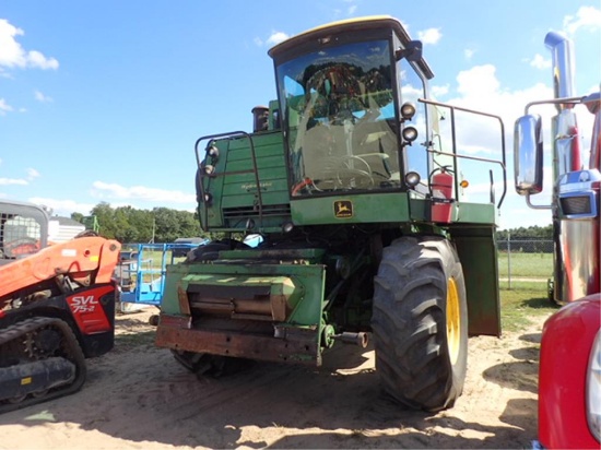 John Deere 6620 Turbo Combine