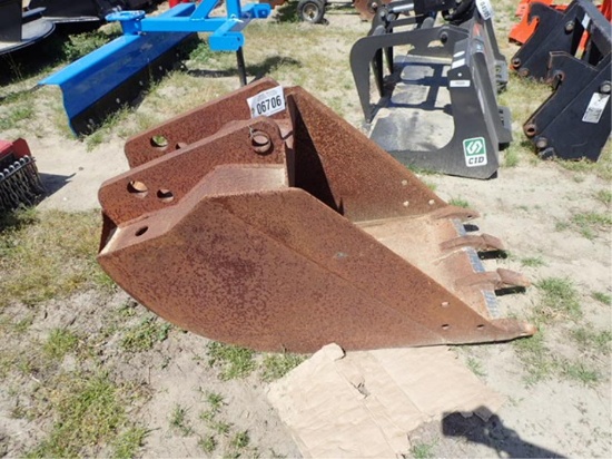 Large 24" Excavator or Backhoe Bucket w/ Teeth