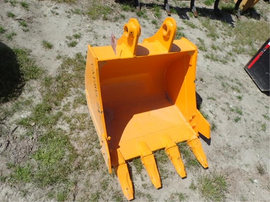 NEW CAT 305 - 24" Excavator Bucket