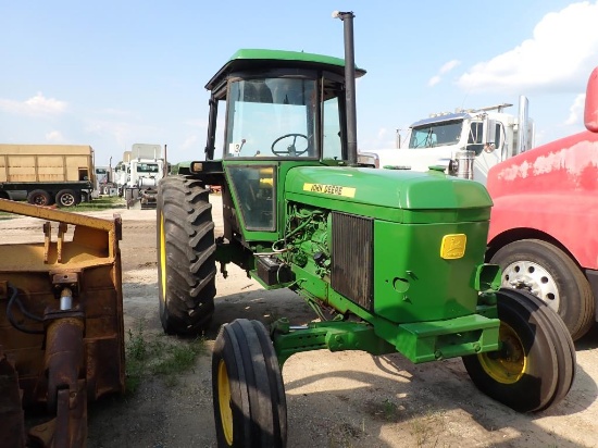 John Deere 3040 Diesel Tractor - 2WD - Cab