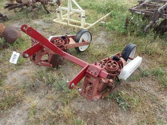 386 Corn Planter