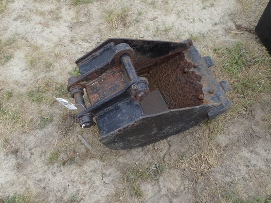 Excavator Bucket w/ Teeth