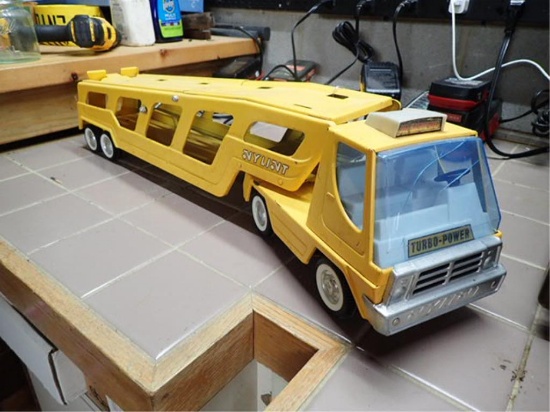 Nylint 1960's Car Hauler w/ Ramps