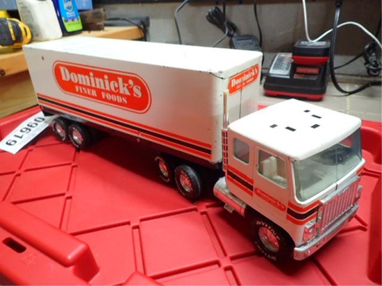 Nylint Dominicks Finer Foods Tractor Trailer