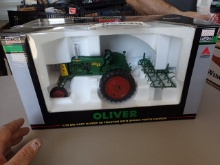 Oliver 66 w/ Spring Tooth Harrow - 1/16 Scale