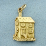 Vintage Georgetown D.C. 3-d Charm In 14k Yellow Gold