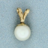 Vintage Cultured Pearl Pendant In 14k Yellow Gold