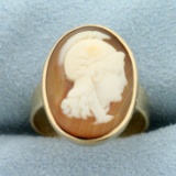 Vintage Female Warrior Cameo Ring In 14k Yellow Gold