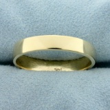 Men's Traditional Wedding Band Ring In 14k Yellow Gold