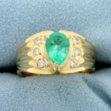 Very High Quality Natural Emerald And Diamond Ring In 18k Yellow Gold