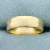 Woman's Traditional Wedding Band Ring In 14k Yellow Gold