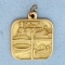 Cincinnati The Queen City Pendant In 14k Yellow Gold