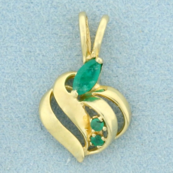 Emerald Pendant In 14k Yellow Gold