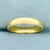 Womans Traditional Wedding Band Ring In 14k Yellow Gold