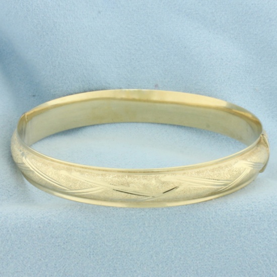 Hinged Sandblast Finish Diamond Cut Bangle Bracelet In 14k Yellow Gold