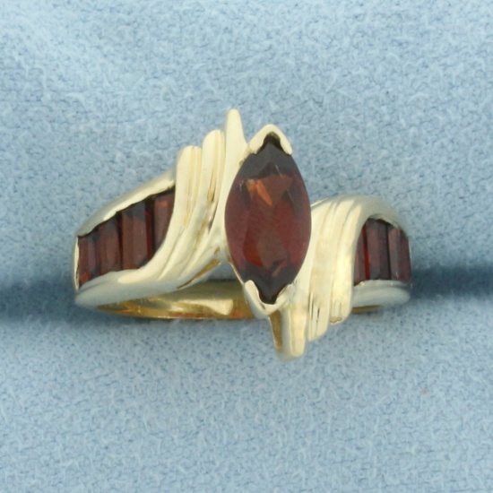 Vintage Garnet Ring In 14k Yellow Gold