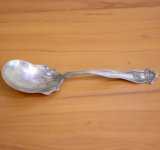 International "winchester" Sterling Silver Sugar Shell Spoon