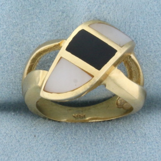 Vintage Mother Of Pearl And Onyx Inlay Ring In 14k Yellow Gold