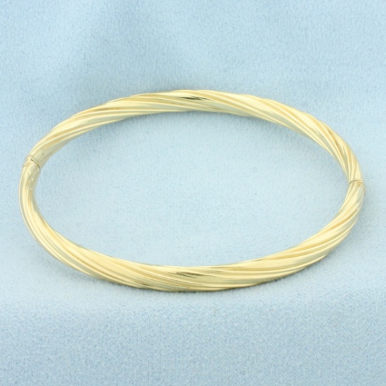 Hinged Twisting Design Bangle Bracelet In 14k Yellow Gold