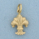 Fleur De Lis Charm Or Pendant In 18k Yellow Gold
