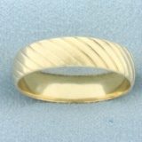 Mens Diagonal Etched Wedding Band Ring In 14k Yellow Gold