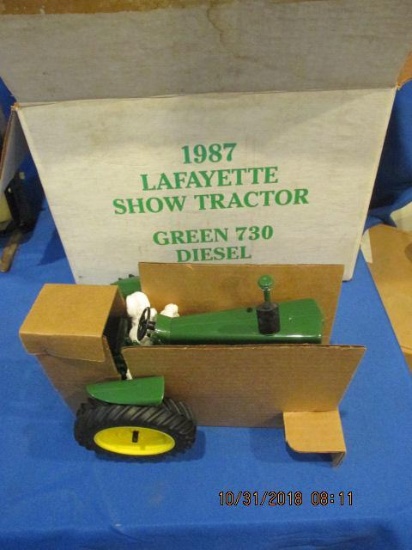 1987 Layfette Show tractor JD 730