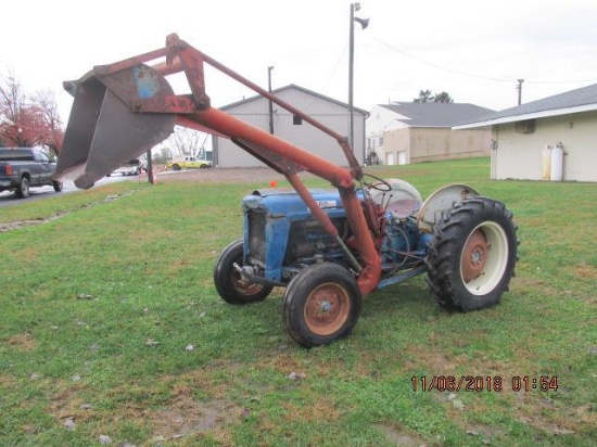 Ford 2000 w/ one armed loader