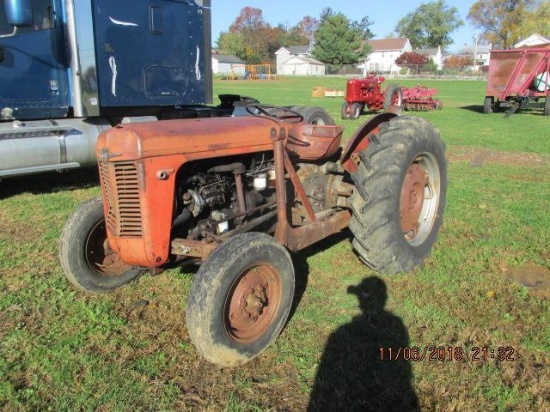 Massey Ferguson 35 Deluxe, Diesel, has multipower, a project or for parts