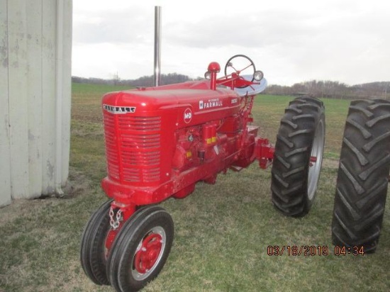 Farmall MD, fully restored, starts like a new one, runs great!