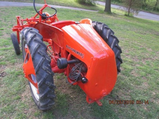 Allis Model G S# 25445, w/factory hydraulic and pully. 4 speed w/ slow first gear
