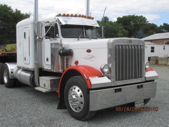 1984 Extended hood Peterbuilt 359, 400 Cummins, 13 speed, wet line,