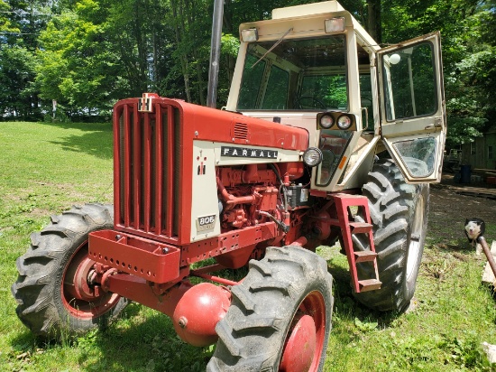 IH Tractors & Farm Equipment