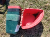Feed buckets