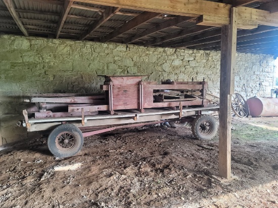 Red Ripper Horse powered Stationary bale press