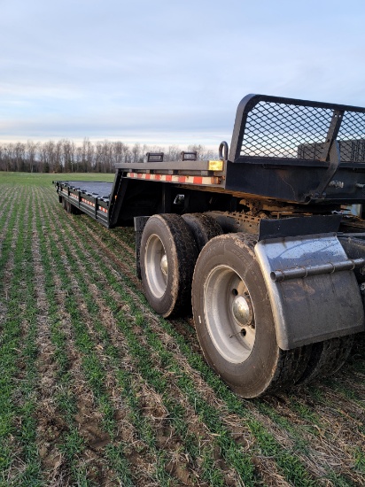 Landoll trailer 43' hyd tilt step deck