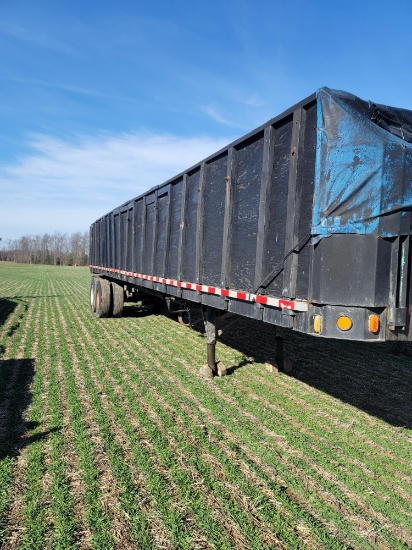 Dorsey 38’ flat used as grain trailer